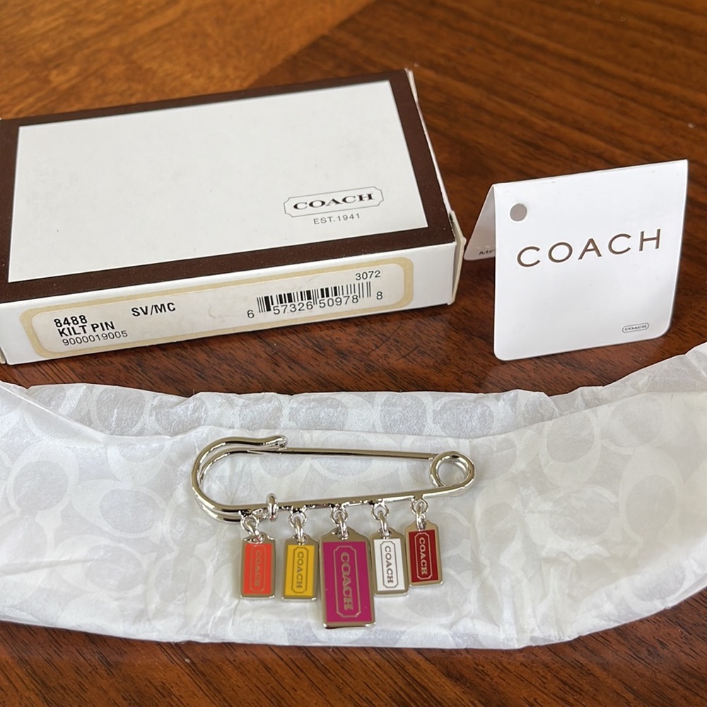 VINTAGE RARE COACH KILT PIN #8488 (COACH CHARMS) - WITH BOX & TAG